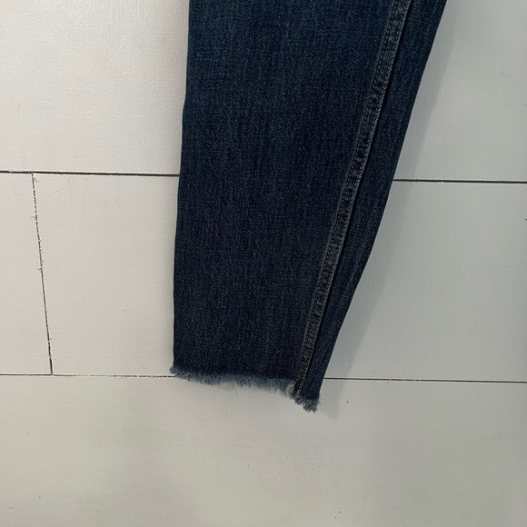 Current/Elliott The Exposed-fly Vintage Cropped Slim Jeans In Bermuda - Picture 6 of 9